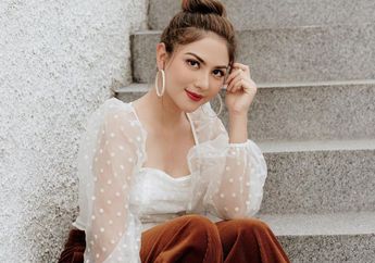 Rayakan Natal 2020 dengan 5 Ide Padu Padan Outfit Putih ala Jessica Mila