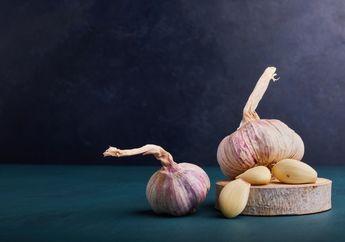 Baru Semalam Lumuri Kepala dengan Bawang Putih, Wanita ini Kaget Setelah Melihat Dirinya dari Cermin, Gak Nyangka