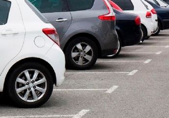 Beda Mobil Kondisi Parkir dan Berhenti, Ladies Jangan Sampai Gagal Paham