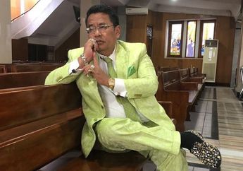 Biasanya Kegirangan Saat Bertemu Wanita Cantik, Hotman Paris Justru Kepergok Ogah Memandang Wajah Artis Satu Ini hingga Bersikap Cuek