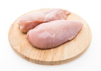 Bisa Bikin Nyawa Seisi Rumah Terancam, Kebiasaan Mencuci Daging Ayam Sebelum Digoreng Ternyata Berakibat Fatal, Hindari Segera