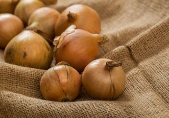 Jangan Dibuang, Coba Campur Kulit Bawang Bombai Saat Masak Nasi, Jangan Kaget Kalau Efeknya Luar Biasa Banget untuk Tubuh!