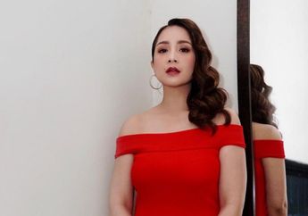 Bikin Terpesona saat Pakai Sweater Hijau Menyala seharga hampir 2 Juta, Nagita Slavina Panen Komentar: Bisa-bisanya Pake Ijo Stabilo tapi Bagus