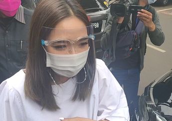 Beda Beberapa Jam dengan Michael Yukinobu de Fretes, Gisella Anastasia Datang ke Polda Metro Jaya untuk Wajib Lapor Kedua