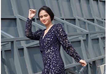 5 Ide OOTD Buat Tampil Kece Pakai Sneakers Putih ala Tissa Biani!