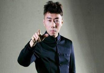 Berharap Tidak Terjadi, Roy Kiyoshi Berani Sebut Tahun 2021 Tidak Aman karena Ini hingga Terawang Soal Gelombang Tinggi, 'Saya Khawatir'