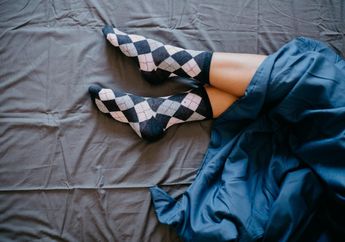 Seisi Rumah Dibuat Shock karena Dikira Meninggal, Wanita ini Jadi Susah Bangun Pagi karena Tidur Pakai Kaus Kaki