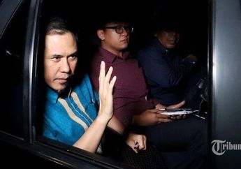 Pengawal Rizieq Shihab Tertawa-tawa Saat Bentrok dengan Polisi di Tol Japek, Munarman: Ketawanya 6 Korban Ekspresi Rasa Senang Selamatkan HRS dan Keluarga