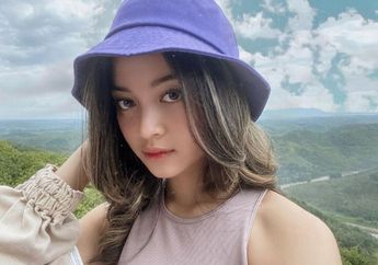 Makin Kece Pakai Sneakers dengan Tiru 7 OOTD ala Yoriko Angeline!
