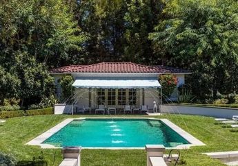 Hijaunya Rumah Angelina Jolie, Ada Pepohonan Rimbun dan Taman Mawarnya