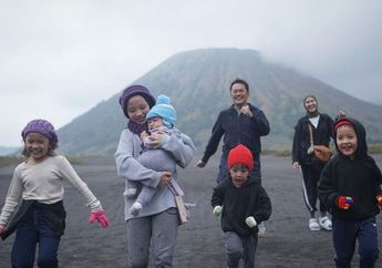 Jadi Istri dan Ibu Mandiri untuk Hanung Bramantyo Serta 5 Anaknya, Zaskia Adya Mecca Curhat Hebohnya Urus Buah Hati Seorang Diri Saat Piknik Tanpa Ditemani Suami