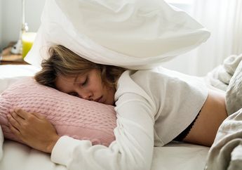 Biar Tetap Glowing Saat Menstruasi, Charm Bagikan Tips Tidur Berkualitas di Malam Hari!