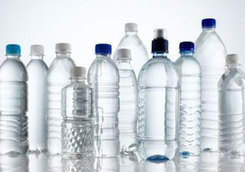Beli Terus Tapi Tidak Pernah Sadar, ini Bahaya dari Minum Air dari Botol Plastik yang Bikin Semua Geger, Ngeri Banget
