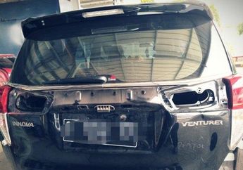 Nekat Beli Mobil Padahal Sudah Tahu Belum Bisa Nyetir, Warga Kampung Milyader Tuban Kena Batunya, Belasan Mobil Malah Ringsek Usai Kecelakaan!