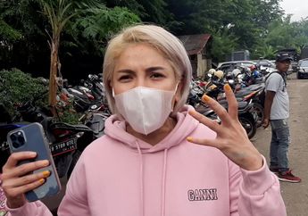 Harta Duniawinya Tumpah-tumpah Hingga Ditaksir Capai Rp 1,2 Triliun, Nyatanya Dapur Nikita Mirzani Kecil Banget, Intip Penampakannya yang Jomplang dengan Gaya Nyai Sehari-hari!