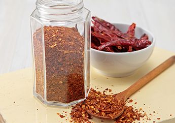 Keluarga Pencinta Pedas? Kalau Gitu Wajib Bikin Cabai Tabur Homemade Super Enak Ini! Pasti Bangga Jadi #JadiKokidiDapurSendiri!