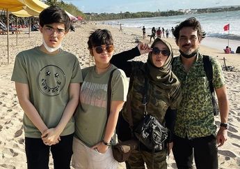 Tepis Duka Demi Antarkan Belahan Jiwa ke Liang Lahat, Teddy Syach Ungkap Kondisi Dua Anak Rina Gunawan: 'Enggak Ketemu Ibunya'