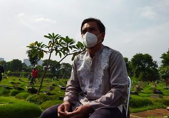 Sambil Menyeka Tangis, Teddy Syach Ungkap Kondisi Buah Hatinya Pasca Meninggalnya Rina Gunawan, 'Air Mata Saya Sudah Cukup Banyak Keluar'