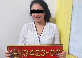 Emak-Emak Kelar Pamer Toyota Camry Bernopol Dinas TNI, Begini Deh Nasibnya