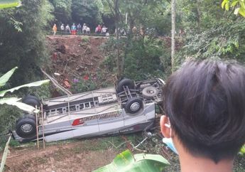 Pilih Tanggung Malu, Korban Kecelakaan Bus di Sumedang Copot Baju Telanjang Bulat Demi Selamatkan Diri: Saya Jalan Kaki ke Rumah Warga Minta Ganti Baju