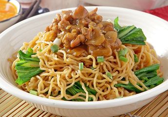 Catat Kalau Gak Mau Mati Muda! Stop Makan Mi Ayam dengan Dua Bahan Tambahan Ini, Favorit Semua Orang tapi Bisa Jadi Malapetaka