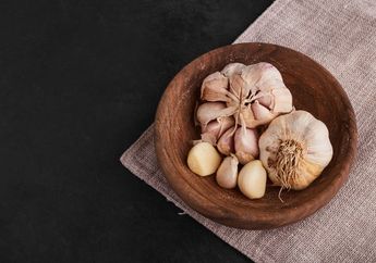 Dikenal Sebagai Obat Herbal, Makan Bawang Putih Mentah Berlebih Malah Bisa Beri Efek Mengerikan Ini, Wanita Harus Waspada!