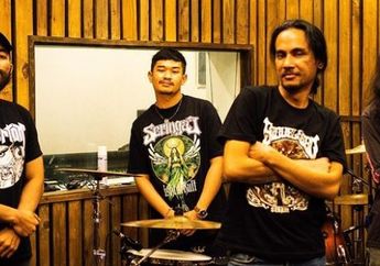 Cadas! Begini Aksi Live Rey 'KPR' Bareng Band Stoner Shovelhead