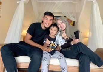 Suaminya Diminta Vakum Main Sepak Bola, Okie Agustina Mendadak Singgung Soal Kesusahan: Eks Pasha Ungu: Mau Makan Aja Susah
