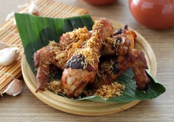 Resep Ayam Goreng Serundeng Enak, Menu Santap Malam Dengan Taburan Serundeng yang Nikmat