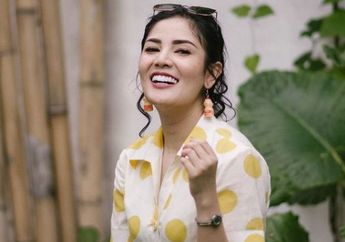 Pamer Gaun Mewah dan Elegan Bak Foto Prewedding di Tengah Proses Perceraiannya dengan Askara Parasady Harsono, Pesona Ayu Nindy Ayunda Jadi Sorotan!