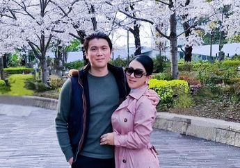 Bukan Cuma Uang Belanja Sampai 1 Miliar, Syahrini JugaSelalu Dapat Perlakuan Manis Sebelum Tidur Dari Reino Barack