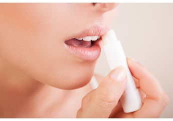 6 Tips Bibir Lembap Anti Kering Selama Puasa yang Wajib Kita Coba!