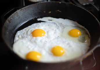 Bahaya Masak Telur Pakai Panci Aluminium Tidak Main-main! Jangan Lagi Dilakukan Kalau Masih Sayang Nyawa