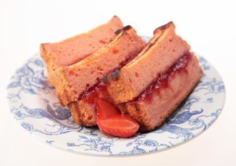 Resep Bolu Bakar Strawberry Enak, Camilan Lembut Untuk Temani Momen Lebaran Bersama Keluarga Di Rumah