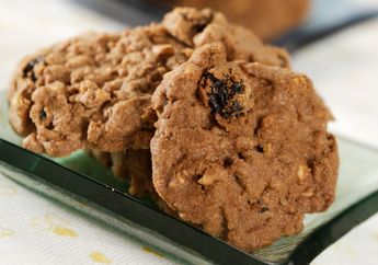 Resep Choco Mix Nut Cookies Enak, Kue Kering Lebaran Dengan Taburan Kismis Dan Kacang Mede!