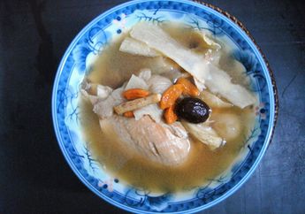 Sehat dan Bikin Kenyang, Ini Resep Sup Ayam Rempah Mudah Buat Sahur!