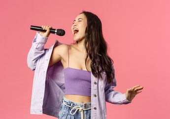 3 Tipe Zodiak Saat Menyanyi. Ada yang Suaranya Bagus Tapi Pemalu!