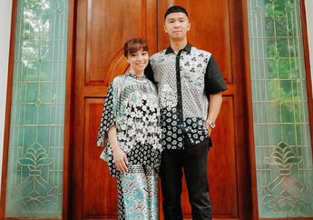 Nikita Willy Temani Indra Priawan Pakai Batik di Hari Kedua Lebaran