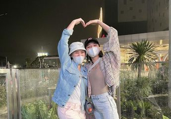 Jalan Bareng ke Mall, Amanda Manopo dan Glenca Chysara Curi Perhatian