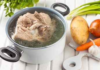 Tak Sengaja Merebus Daging dengan Air Kelapa, Ibu Rumah Tangga Ini Langsung Loncat Bahagia Saat Lihat Hasilnya Begitu Matang