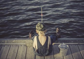 Kerap Dipercaya Jadi Simbol Kesuksesan, Ini Dia Penjelasan Tafsir Mimpi Memancing Ikan yang Belum Banyak Diketahui!
