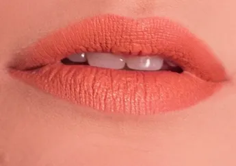 Biar Enggak Kucel, Ini 5 Warna Lipstik yang Bikin Wajah Makin Cerah!