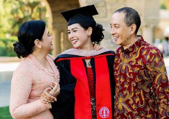 Anggun dan Ayu Banget, Intip Penampilan Maudy Ayunda Pakai Kebaya Saat Wisuda S2 di Stanford University!