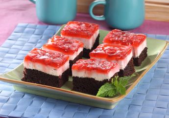 Resep Cokelat Cake Stroberi Enak, Cake Lembut Dengan Topping yang Cantik