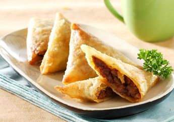 Resep Lumpia Segitiga Ayam Kecap Enak, Camilan Renyah Dengan Rasa yang Mantap