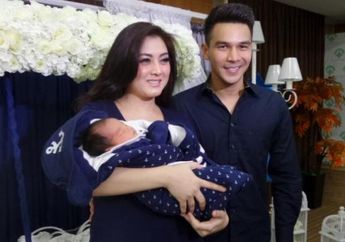 Belum Juga Genap Sebulan Sandang Status Duda, Dhena Devanka Sebut Jonathan Frizzy Sudah Berani Kenalkan Kekasih Barunya Pada Ketiga Anaknya, Ijonk Akhirnya Buka Suara: Mereka Panggil Aunty...