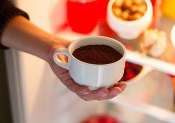 Baru Semalam Tinggalkan Bubuk Kopi di Kulkas, Wanita ini Kaget Setelah Membuka Tutup Lemari Es