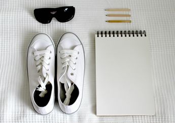 Anti Gagal, Ya Ampun Mencuci Sepatu Putih hingga Benar-benar Bersih Ternyata Cuma Pakai Bahan-bahan yang Ada di Rumah Ini