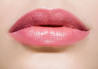 5 Warna Lipstik Paling Oke Dipakai Lebaran 2023. Menawan Natural!