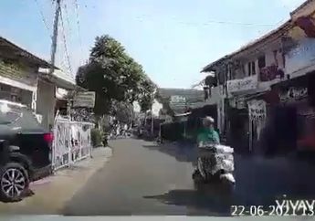 Main Hp Saat Kendarai Motor, Selalu Ingat Bahaya dan Dendanya